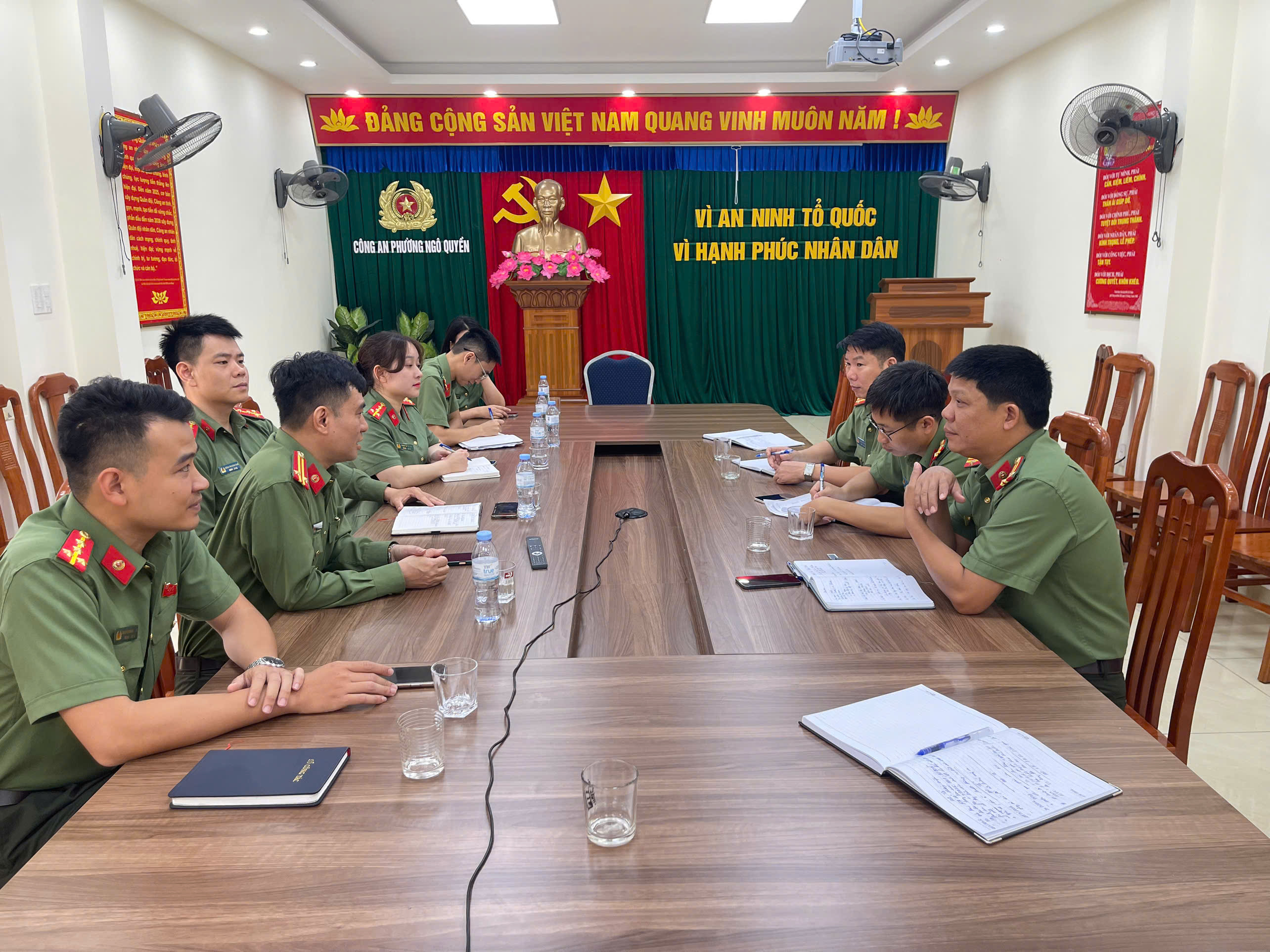 Phòng An ninh nội địa xây dựng và triển khai thực hiện mô hình “3 bám, 4 nắm, 5 chủ động” 